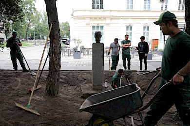 weinheber_denkmal_04.0x260.jpg