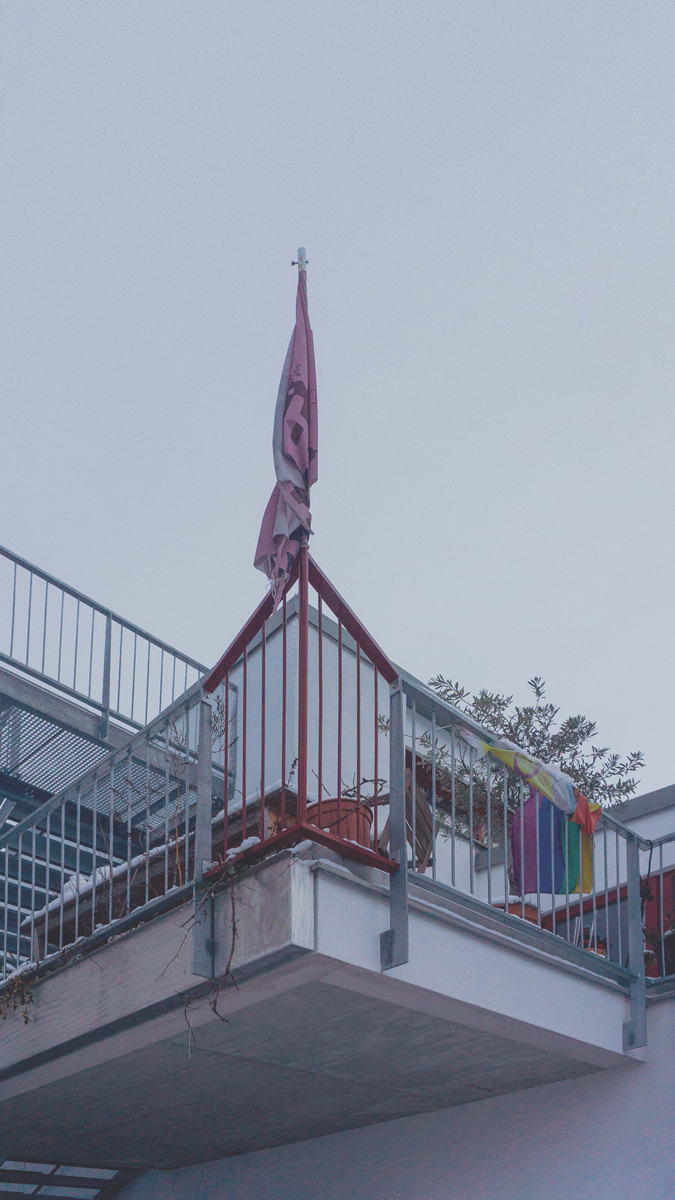 Protest balcony, Photo: Helen Andres